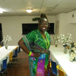 Meet your Posher, Elona